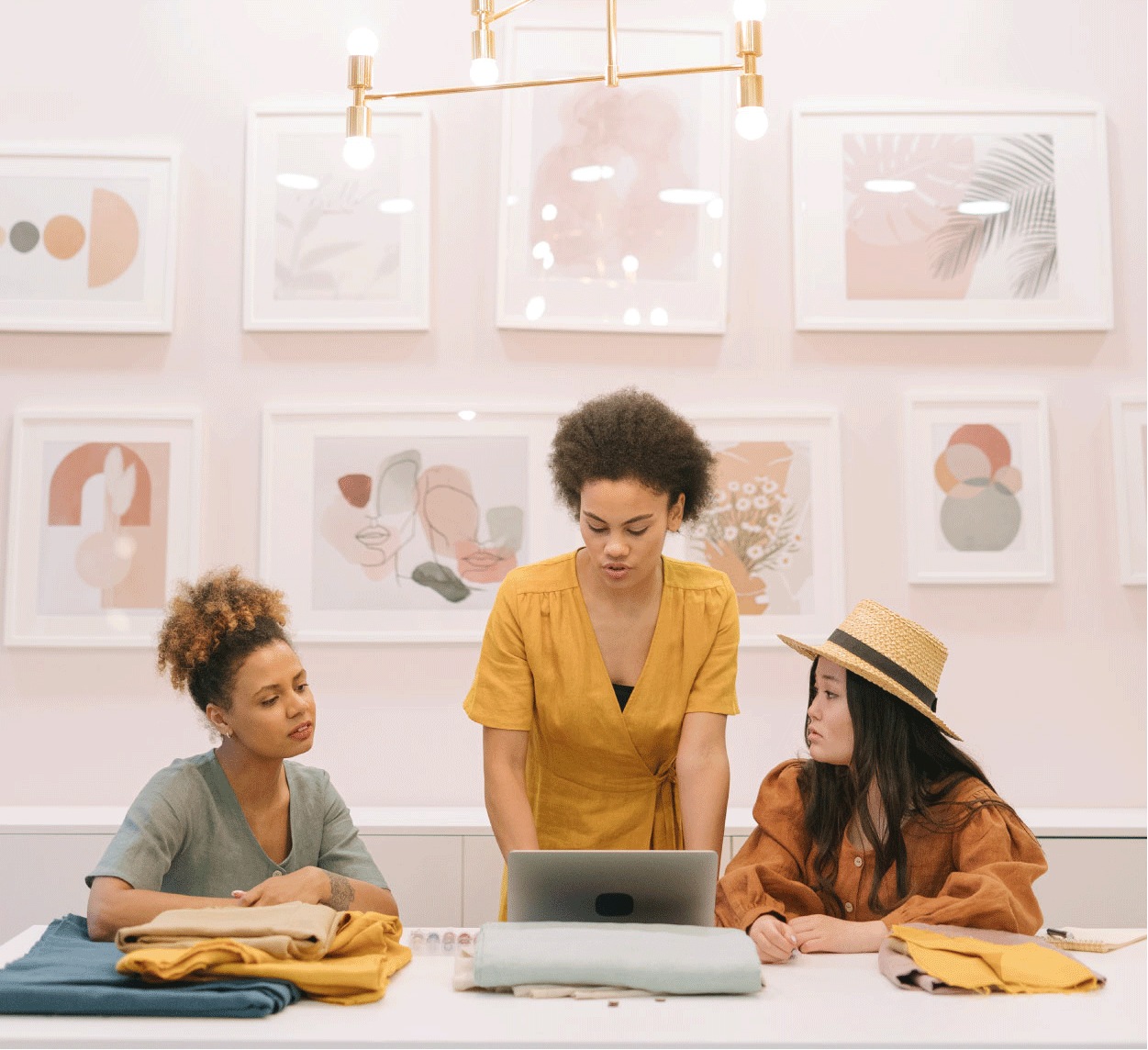 Strengthen your leadership capabilities through our advanced course tailored to enhance organisational effectiveness. Building upon the principles covered in our Leadership: Advanced course, this program emphasises leadership styles, team building, and delegation techniques for managers seeking to refine their leadership skills.