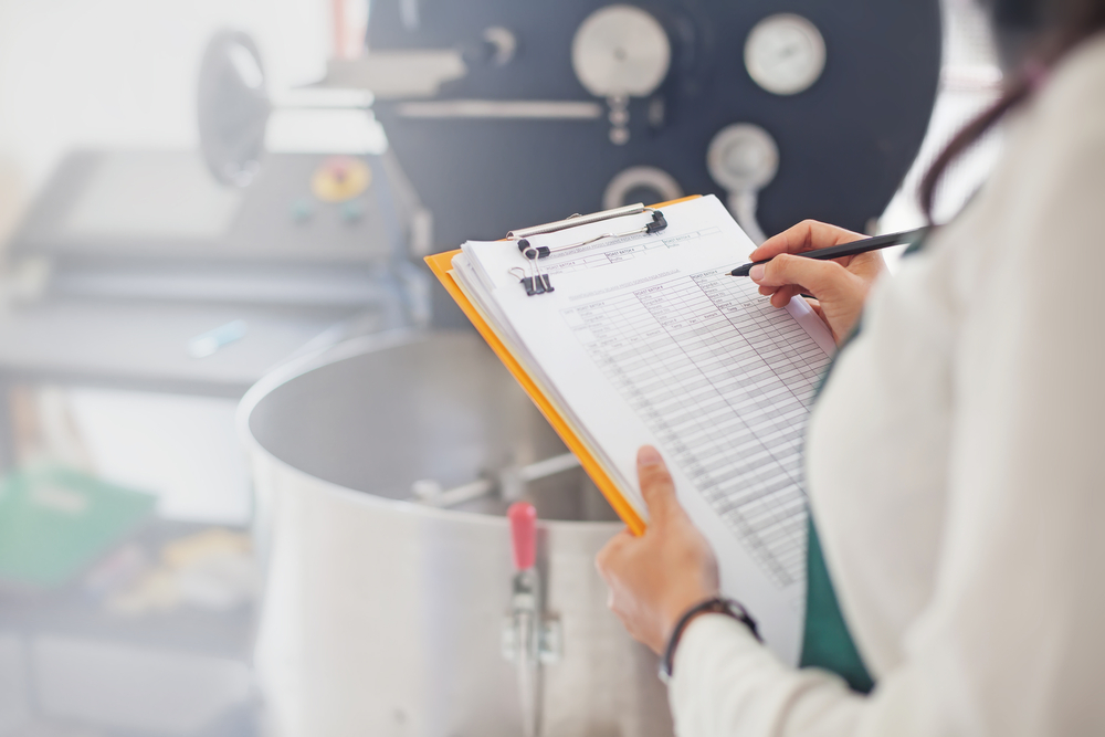 Our online HACCP Level 2 for Catering and Retail covers everything you need to know to ensure food safety in a restaurant, a cafe, or any retail food establishment.