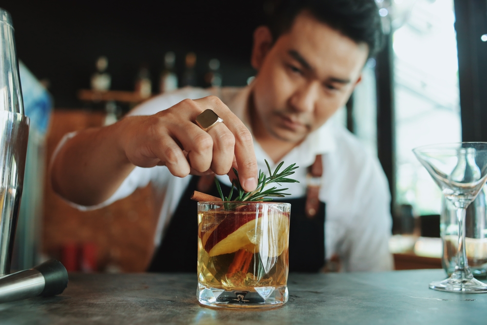 Discover the art of suggestive selling in hospitality. From recommending desserts to offering upgrades, learn how to delight guests, increase revenue, and serve with confidence. Perfect for anyone in restaurants, bars, cafés, or hotels who wants to turn good service into great experiences.