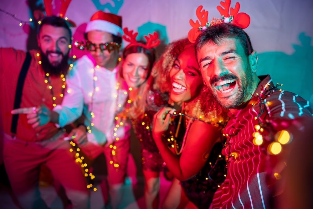 Manage guests with confidence at festive events and celebrations. This hospitality course teaches preparation, communication, teamwork, and safety skills to keep events smooth, enjoyable, and professional. Perfect for staff managing parties, corporate dinners, and seasonal gatherings.