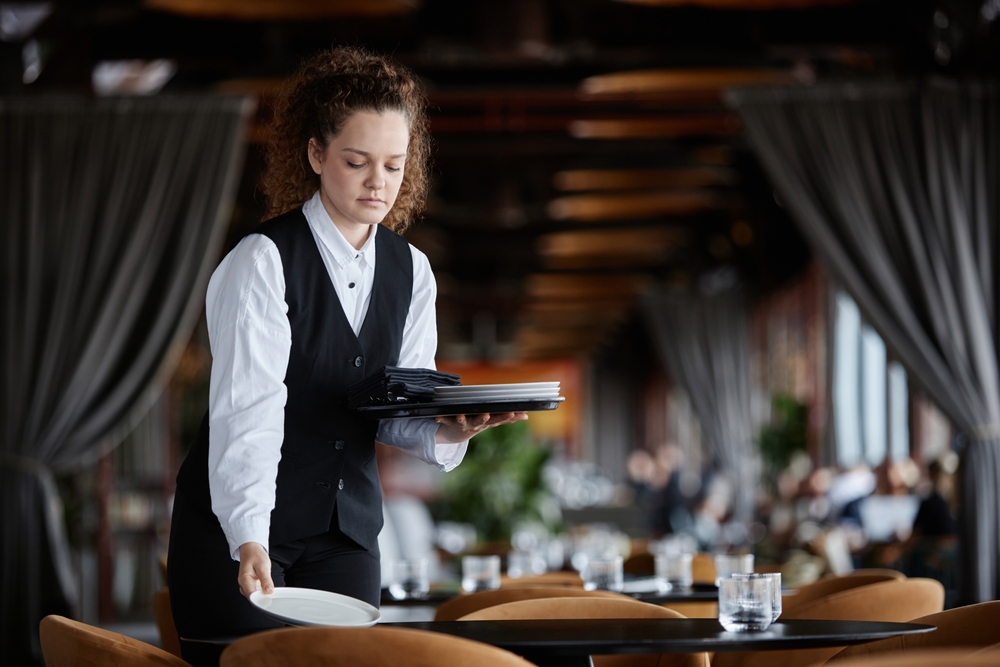 Setting a table in a restaurant is one of the most visual signs of a restaurant's quality and professionalism. A well-set table reflects the restaurant’s level of professionalism, care, and attention to detail. This course is suitable for hospitality venues of all levels.
